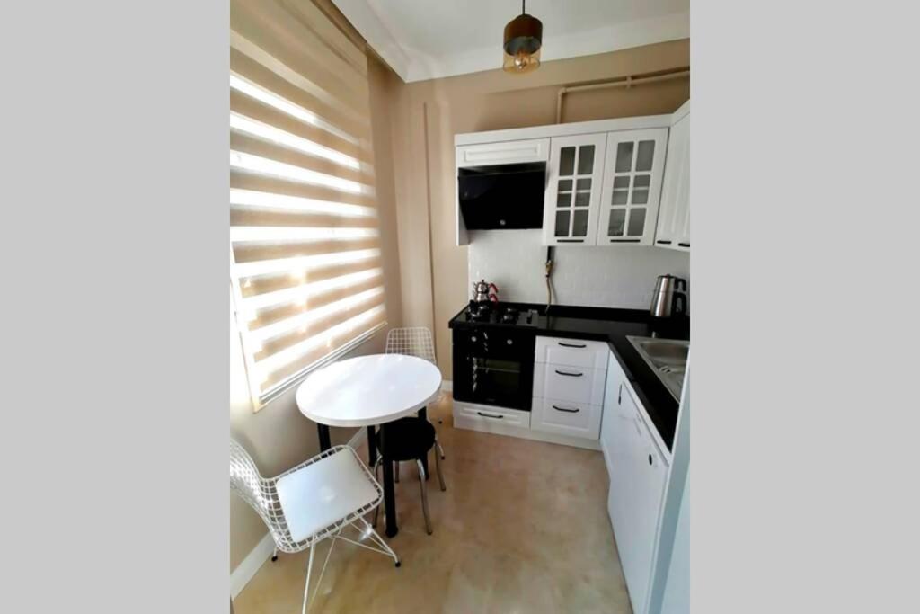 איסטמבול Khalkedon Flat 2 - Kadikoy'Deki Konaklama Adresiniz מראה חיצוני תמונה